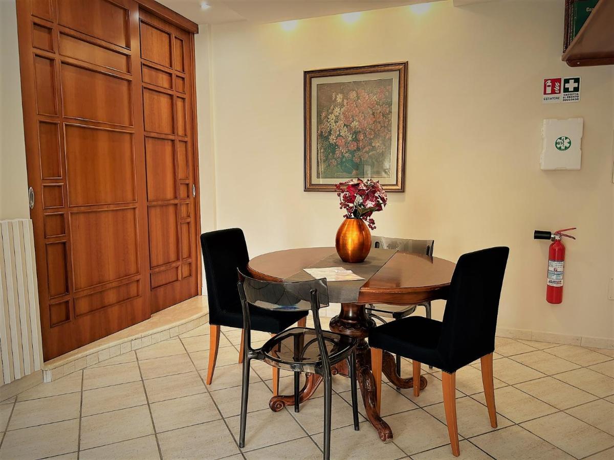 Acquamarina Holiday House Salerno Esterno foto
